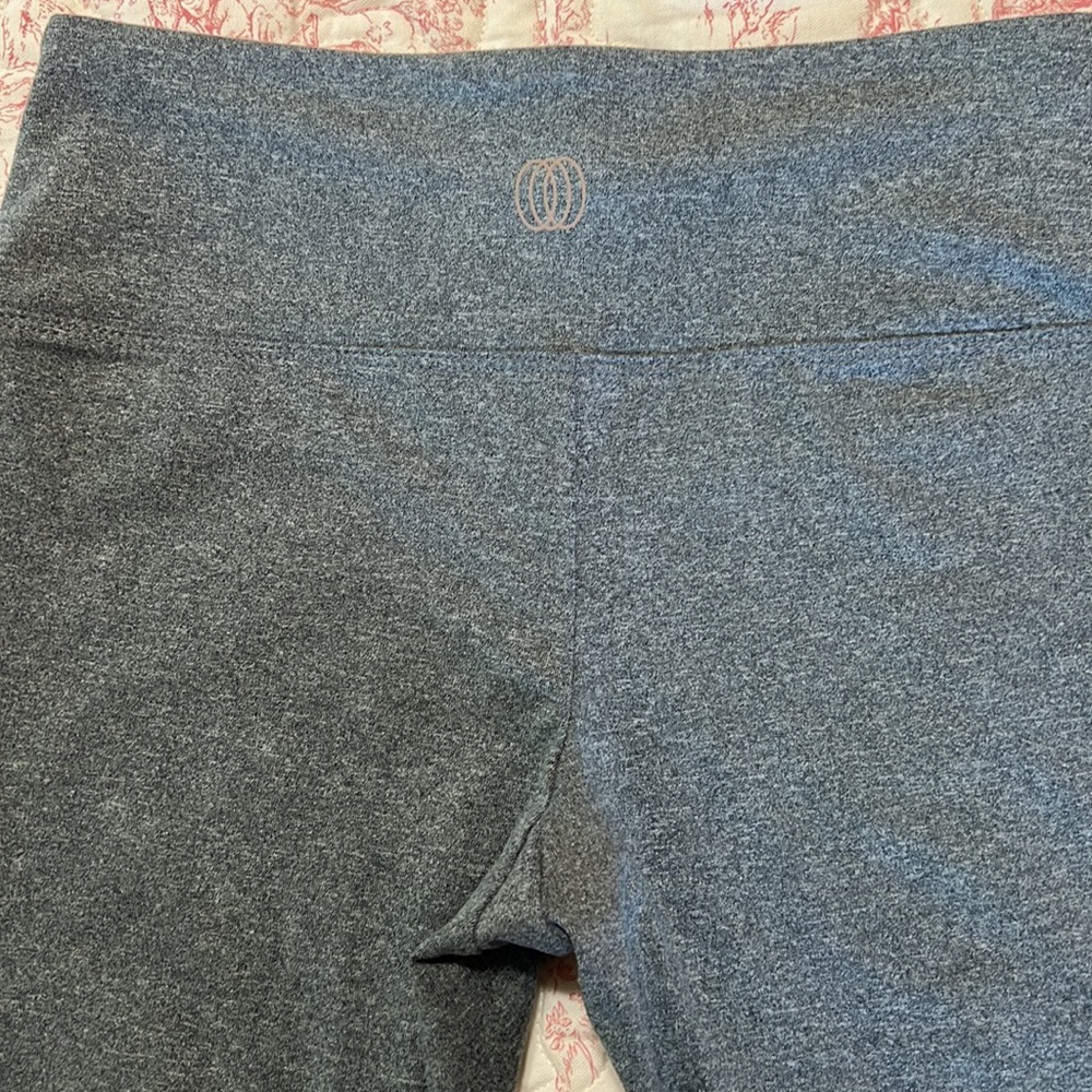 Euc Balance Collection Solid Gray Leggings Size S - image 4